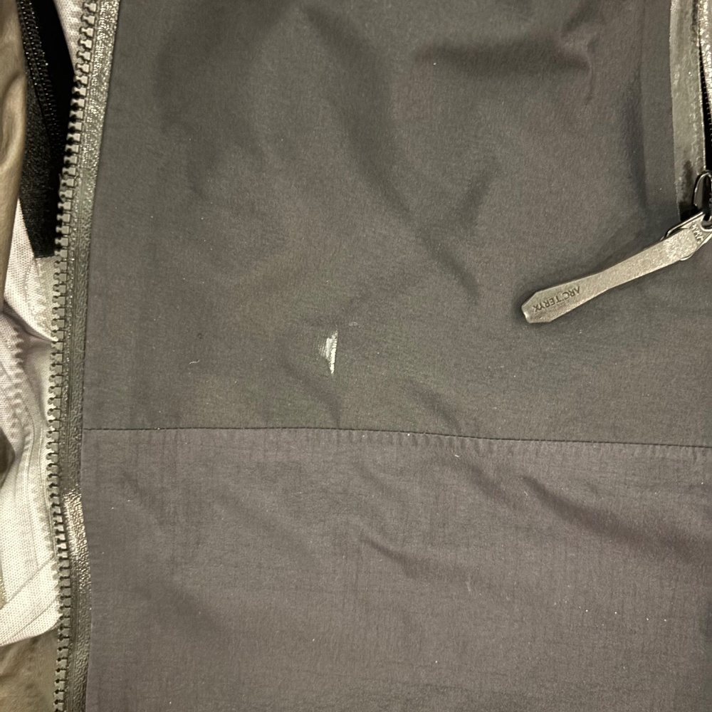 Arc’teryx Beta Jacket - image 3